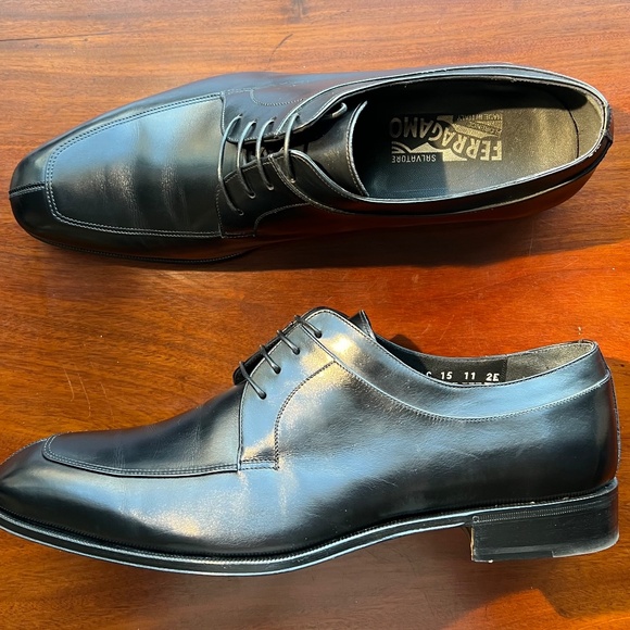 Elevate Your Look with Black Almond Toe Lace-Up Salvatore Ferragamo Dress Shoes! - Picture 3 of 6